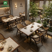 Ensemble de chaises et table de restaurant en rotin et bois avec dossier en osier et coussin moelleux pour hôtel et restaurant chinois
