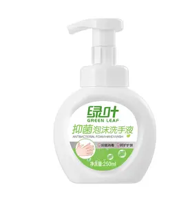 Mousse antibactérienne OEM savon liquide nourrissant parfumé pour le nettoyage des mains désinfectant pour les mains