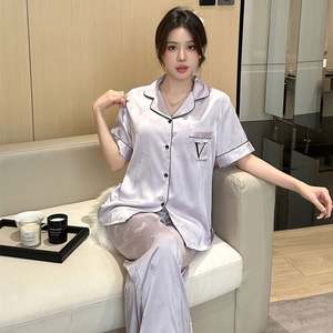 <span class=keywords><strong>Navidad</strong></span> nuevo algodón un conjunto de <span class=keywords><strong>pijamas</strong></span> de <span class=keywords><strong>mujer</strong></span> elegante Sexy seda estampado ocio satén pantalones tamaño Queen traje caliente al por mayor - Product Image 5