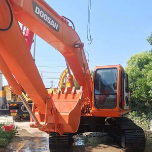 Excavatrice Doosan DH220 22 tonnes utilisée avec les composants du moteur Doosan d'origine, y compris le moteur, la boîte de vitesses, la pompe à engrenages, le roulement PLC - Product Image 1