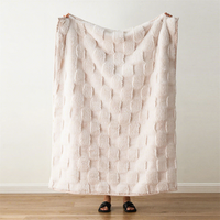 Couverture en fausse fourrure douce à carreaux double face, gaufrée en grille 3D, avec dos en velours mat uni, neutre pour la décoration de canapé et de lit (OEM)