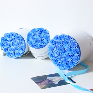 Boîte cadeau ronde en papier <span class=keywords><strong>de</strong></span> fleurs préservées <span class=keywords><strong>de</strong></span> luxe <span class=keywords><strong>de</strong></span> haute qualité personnalisée en forme <span class=keywords><strong>de</strong></span> dôme - Product Image 4