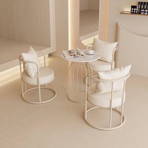 Tavolo da Negoziazione Compatto con Sedie, Divano a Conchiglia, Poltrona Relax per Soggiorno - Product Image 1