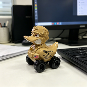 Statuetta di Anatra Militare in Resina, Divertente Anatra Soldato con Ruote Fuoristrada, Decorazione da Tavolo per Casa e Auto - Product Image 1