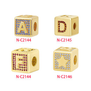 Gemnel Colgante Cubo Espaciador de Plata 925 con Letra del Alfabeto y Micro Pavé de Diamantes de 9mm para Collar DIY - Product Image 1