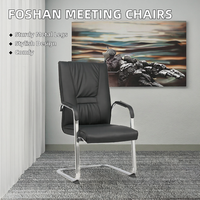 Chaise de bureau de direction ergonomique moderne en cuir PU avec base en acier inoxydable, dossier solide, accoudoirs fixes, confortable et robuste