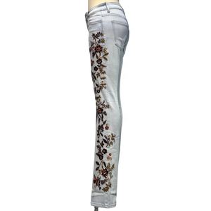 Pantalones Vaqueros de Mezclilla para Mujer OEM, Jeans con Bordado Floral, Pantalones Casuales de Corte Acampanado - Product Image 2