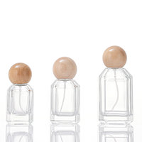 Flacon de parfum de luxe en verre de 30 ml/50 ml (1 oz/1,7 oz) avec boîte et bouchon en bois grainé |   Emballage cadeau OEM avec logo personnalisé