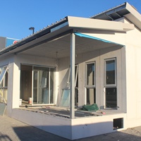 Villa moderne à construction rapide en acier léger avec piscine