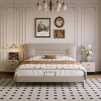 Cadre de lit rembourré Japandi avec tête de lit ondulée à plusieurs niveaux pour mobilier de chambre moderne