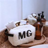 Sac de toilette en peluche blanc personnalisé avec logo brodé, fermeture éclair, pour femmes, accessoires de voyage