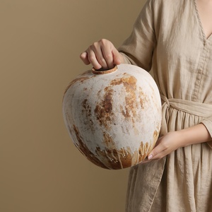 Jarrón de Cerámica TONFO Wabi Sabi, Florero de Terracota con Acabado Desgastado, Centro de Mesa Estilo Rústico para Decoración del Hogar - Product Image 1