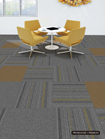 Moquette de bureau en nylon de couleur unie 50*50cm, carreaux de moquette de sol modernes avec dos en PVC