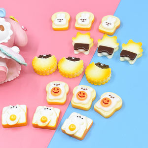 Cabujón de resina con parte trasera plana, diseño de pan de dibujos animados Kawaii, juguete de comida en miniatura para decoración de fundas de teléfono DIY y llaveros - Product Image 6
