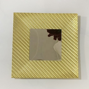 Platos Decorativos de Cristal para Espejo, para Bodas y Eventos, con Borde Dorado Trigo, Platos Base Cuadrados de Plástico - Product Image 6