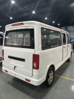 Mini-fourgon électrique 7 places de haute qualité pour passagers, SUV à énergie nouvelle, moteur puissant, conduite à droite/gauche, bus de transport de marchandises pour adultes, fabriqué en usine