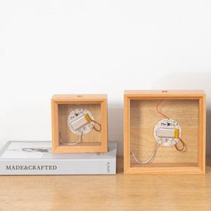 กรอบรูปไม้สี่เหลี่ยมสำหรับตกแต่งบ้านข้างเตียง พร้อมไฟกลางคืนขนาดเล็กแบบชาร์จได้ ลายภาพวาดอักษรวิจิตร - Product Image 3