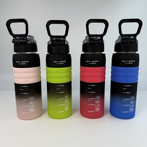 Bouteille en plastique de sport avec couvercle en paille Bonce Bouteille à boire portable d'été de grande capacité - Product Image 2