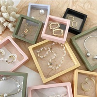 Boîte de présentation de bijoux carrée simple en film PE transparent avec emballage suspendu et fermeture à boucle