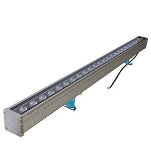 Projecteur mural linéaire LED étanche IP65 18W 24W 36W à changement de couleur avec corps en aluminium pour applications paysagères - Product Image 1