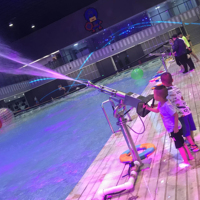 Pistolet à eau rotatif Gatling en acier inoxydable, équipement de jeu aquatique pour parc aquatique, tireur