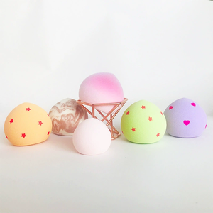 Éponge de maquillage en forme de fruit, 100 % biodégradable, sans latex, douce, de qualité professionnelle, personnalisable avec logo, vente en gros - Product Image 1