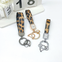 Porte-clés de voiture à imprimé léopard exquis, nouveau design, porte-clés romantique pour couple, anneau de porte-clés