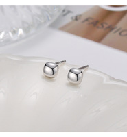Zierliche 14K Vergoldete S925 Silber Quadratische Kuppel-Ohrstecker Sterling Silber Minimalistische Geometrische Ohrstecker