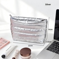 Pochette de maquillage matelassée brillante métallisée, pochette à fermeture éclair pour voyage