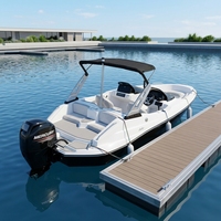 Bateau de luxe à coque blanche et fond noir, mini-yacht 6 places, bateau de surf, moteur hors-bord, bienvenue pour les agences, visites d'usine