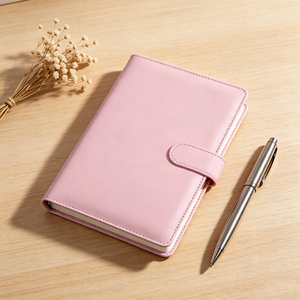 Diario de Tapa Dura Rosa con Páginas de Papel, Multifuncional, Tamaño A5, Encuadernación Cosida y Cierre Elástico - Product Image 2