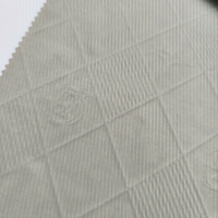 Tissu en Pongee Tricoté Effet Cuir Réfléchissant Argenté pour Doudoune, Tissu Tafta Coupe-Vent en PU Artificiel pour Vêtements – Vente en Gros