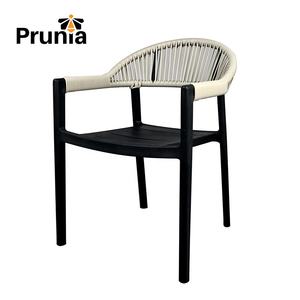 Offerta Speciale: Set Tavolo e Sedie da Esterno a Basso Prezzo, Sedie in Corda Intrecciata PE Rattan per Giardino, Sedie in Plastica per Ristorante - Product Image 1