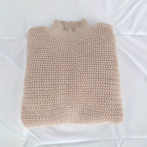 Pull tricoté pour femme 2025ins Nouveau pull tricoté pour femme à col semi-montant couleur unie avec fentes latérales DDP Duty Free - Product Image 5