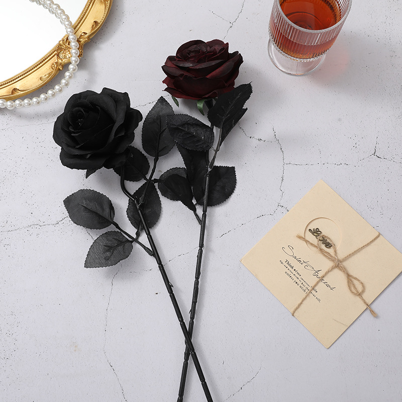 Rose noire pure