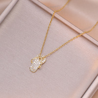 Collier tendance en acier inoxydable plaqué or 18 carats avec pendentif mignon en forme de pantoufle, orné de zircone étincelante, bijou esthétique pour femme