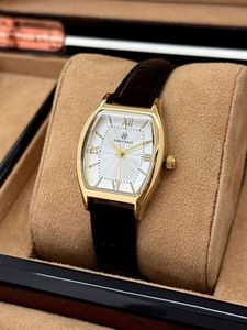 Women's wristwatch with <b>bucket</b>-shaped case and small dial, featuring a casual and fashionable style. - Product Image 2