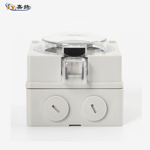 Enchufe Exterior Impermeable de Alta Resistencia 13A 250V IP66 con Cubierta para Uso en Interiores y Exteriores - Product Image 3