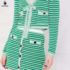 时尚绿色和白色双色毛衣套装纽扣口袋设计短款上衣和迷你裙3件套女性