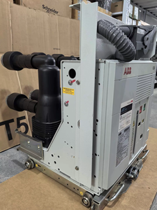 Disyuntor VD4/P VCB, Interruptor de Circuito al Vacío VD4/P 17.32.40, 17KV 3200A, 12KV 630A, VD4 de Alta Capacidad de Ruptura 25 KA para Mayor Fiabilidad - Product Image 1