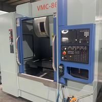 Centre de tournage vertical de fraiseuse CNC de haute précision avec système de contrôle Fanuc broche unique robuste et économique