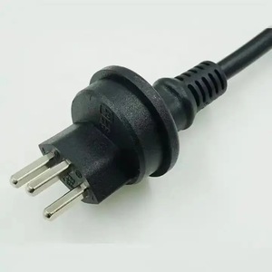 ปลั๊กไฟฟ้ากันน้ำได้จากสวิส16A IP44พีวีซีใช้ในอุตสาหกรรมมาตรฐาน - Product Image 1