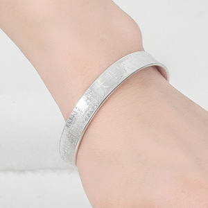 กำไลข้อมือเปิดหัวใจมนต์พุทธแบบแฟชั่นและมินิมอล - Product Image 4