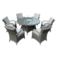 Ensemble de salle à manger 8 places, table rectangulaire 2m x 1m avec foyer intégré, design moderne, élégant, en rotin tressé et structure en aluminium, pour hôtel, jardin, terrasse
