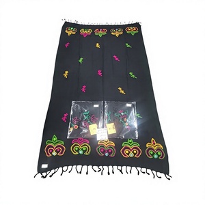 Chal de Pashmina de Viscosa para Mujer, Color Negro con Diseño Floral, Bufanda Larga y Duradera para Uso Diario en Invierno, Viajes y Actividades al Aire Libre - Product Image 1