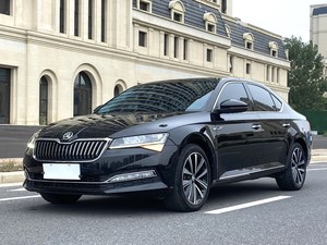 Coche Ejecutivo Seminuevo <span class=keywords><strong>2023</strong></span> <span class=keywords><strong>Skoda</strong></span> <span class=keywords><strong>Superb</strong></span> Luxury Facelift Motor Turbo Cuero R18 Bajo Kilometraje Espacio Inigualable Comodidad Listo para Entrega Inmediata - Product Image 2