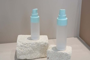 Bouteille sous vide carrée en PET PP givrée verte transparente <span class=keywords><strong>sans</strong></span> gaz pour le nettoyant facial et le conditionneur Emballage de forme carrée - Product Image 6