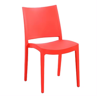 Vente en gros Chaises de restaurant en plastique monobloc moulé par injection Chaises de salle à manger empilables en polypropylène PP