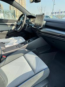 <span class=keywords><strong>Golf</strong></span> <span class=keywords><strong>8</strong></span>.5 2025 Volkswagen <span class=keywords><strong>Golf</strong></span> <span class=keywords><strong>8</strong></span> 5 Nouvelle Version 300TSI DSG <span class=keywords><strong>R</strong></span> Line Caractéristiques Modifiées Stable Direction à Gauche Pneus R18 - Product Image 6