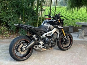 <span class=keywords><strong>Moto</strong></span> Yamaha <span class=keywords><strong>MT</strong></span>-<span class=keywords><strong>09</strong></span> 900cc CP2 bicylindre Hyper Naked d'occasion >230 km/h vitesse maximale, maniabilité agile, puissance de traction - Product Image 5